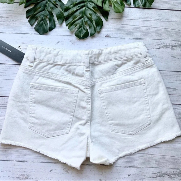 Lulu’s Sonya White Denim Cutoff Shorts Size 25 NWT - Picture 3 of 5